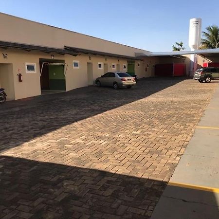 Motel& Hotel Ape Goiania !!! Zewnętrze zdjęcie