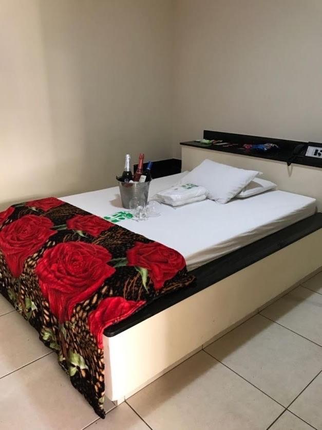 Motel& Hotel Ape Goiania !!! Zewnętrze zdjęcie